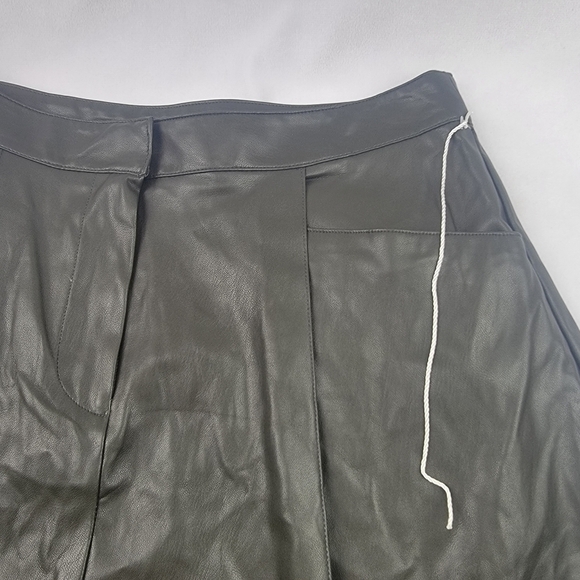 NWOT Worthington faux leather dark olive pleated midi skirt in rich olive - Picture 3 of 5